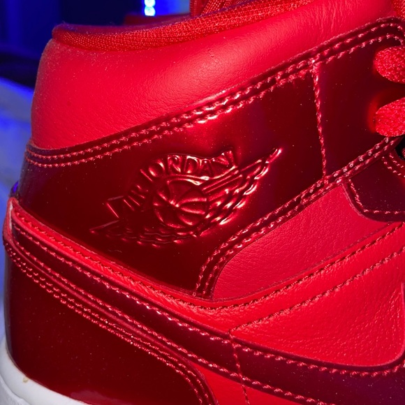 Red Nike air Jordan size 8 worn once the popular ones that sell out in minutes - Picture 2 of 4
